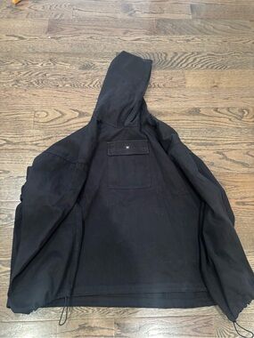 Yeezy Men's Black Hooded Jacket - Classic Utility Pullover